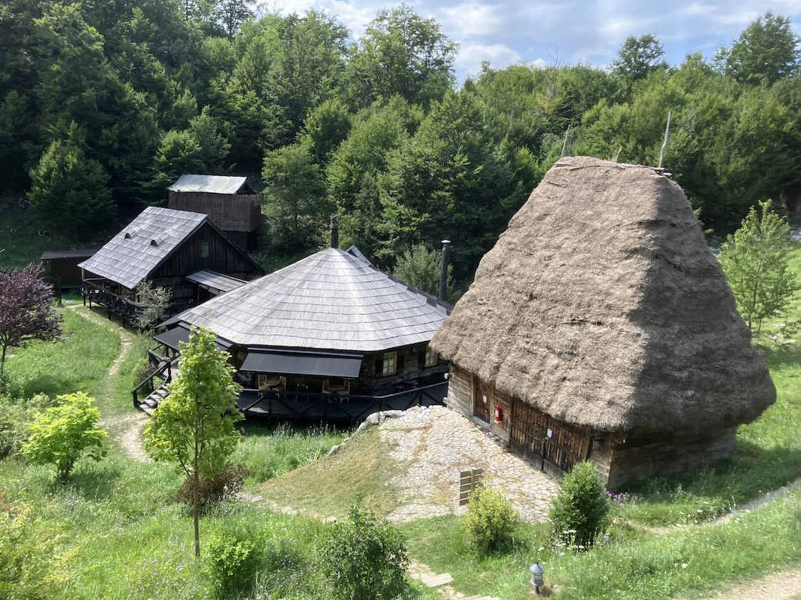 Raven’s Nest – Das verborgene Dorf in Siebenbürgen
